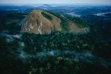 加蓬梅多紐機(jī)場三字代碼(MDV),梅多紐機(jī)場(Medouneu airport)四字碼,加蓬機(jī)場三字碼查詢